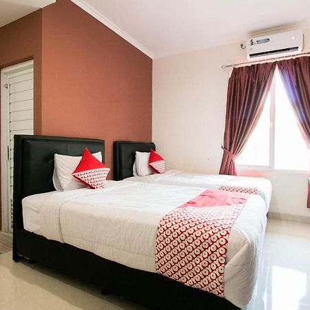 Oyo 1975 Bale Ikite Hotel Makassar Luaran gambar